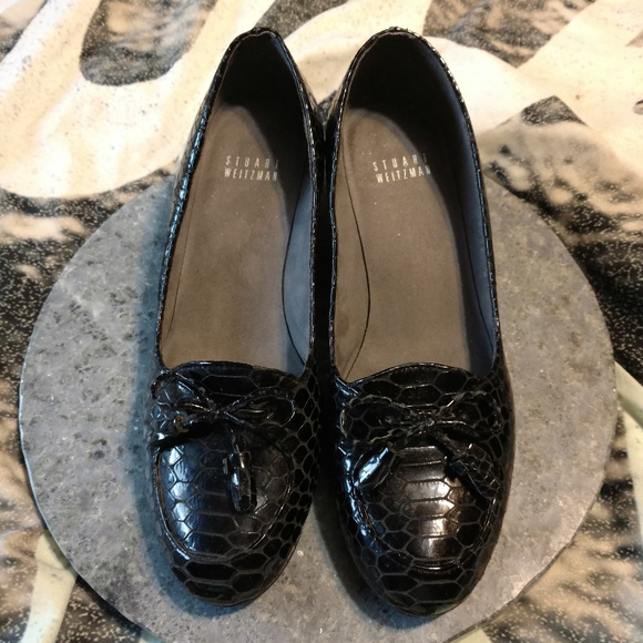 Stuart Weitzman Black Snake Embossed Patent Leather Low Wedge Loafer 6.5 - Picture 2 of 8